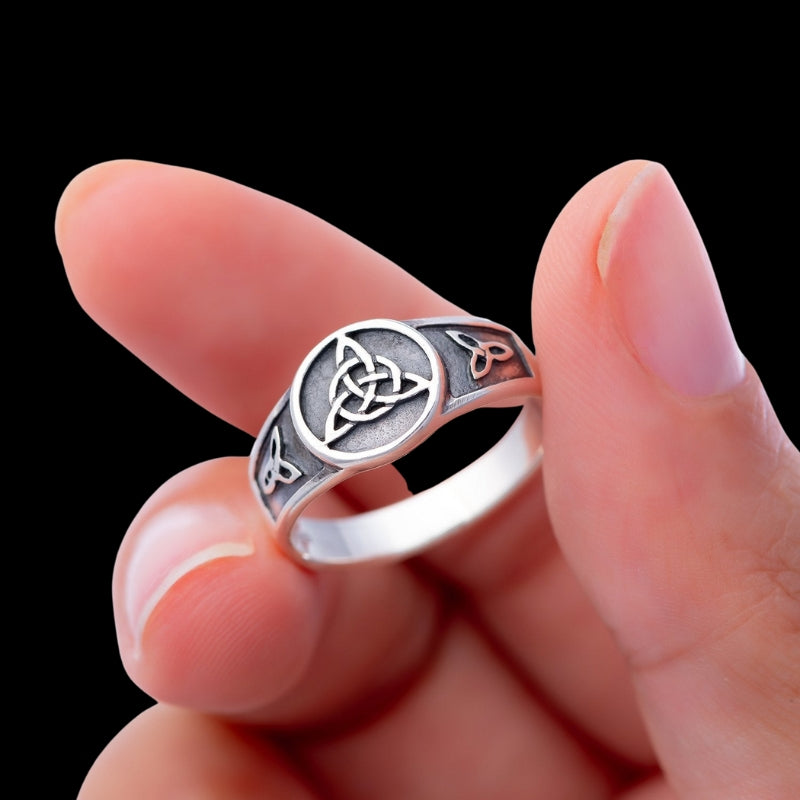 Celtique Triquetra Fine Silver Sterling Ring Handcrafted