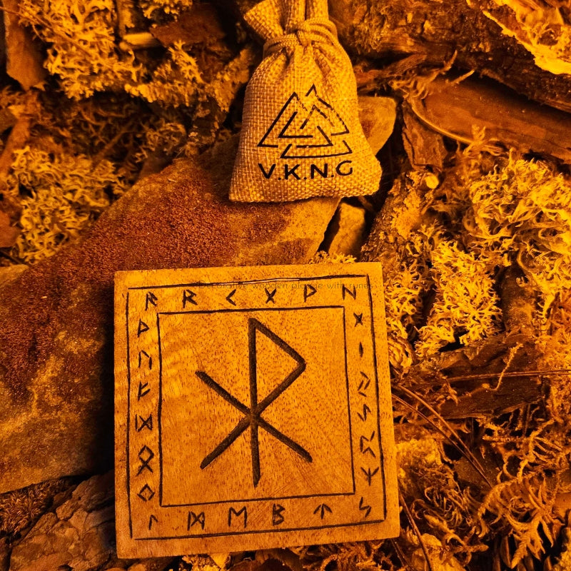 vkngjewelry décoration Decorative Wooden Plaque With Runes