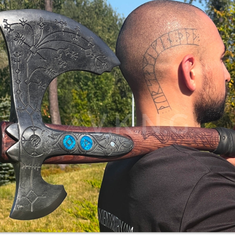 vkngjewelry hache Ragnarok Kratos Axe With Carved Handle And Luminescent Runes Hand-forged