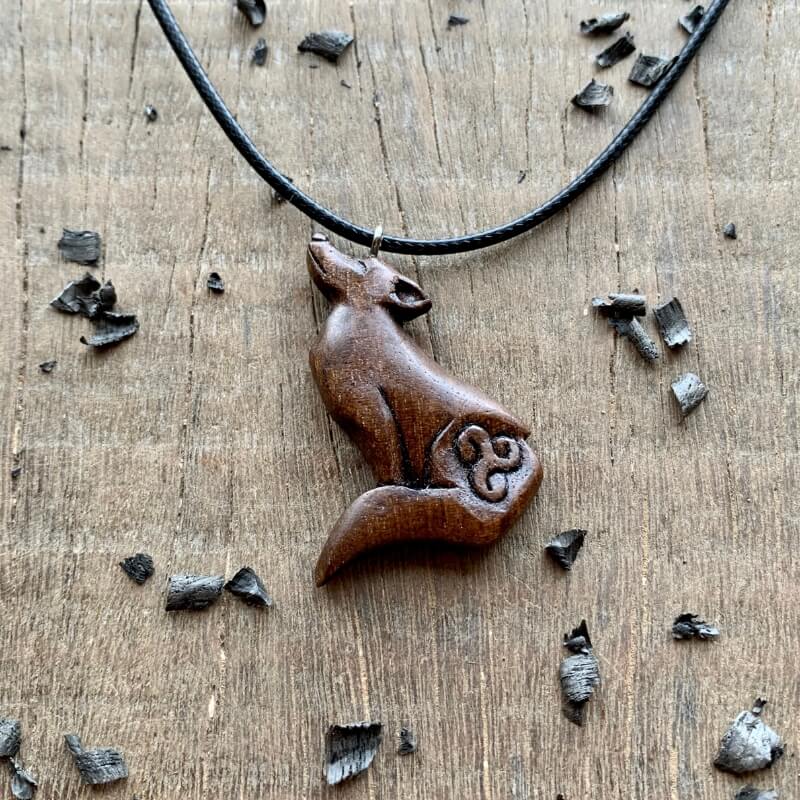 Cool wolf necklaces hotsell